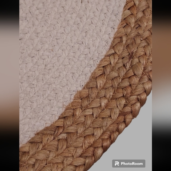 (2l Organic Cotton & Natural Jute Hand-woven Handmade Textured Round Accent Rugs - Picture 4 of 9